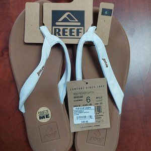 NWT Reef rover catch 6 cloud sandals